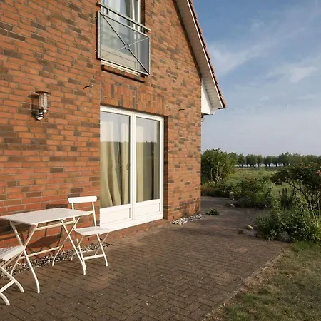 Дом отдыха Hideaway Neuendorf (Rugen)