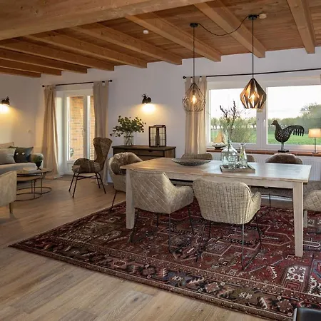 Дом отдыха Hideaway Neuendorf (Rugen)