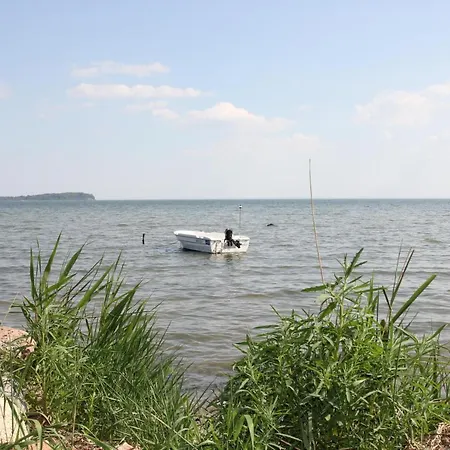 Дом отдыха Hideaway Neuendorf (Rugen)