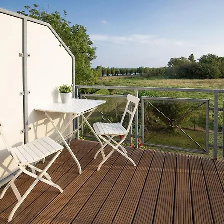 Дом отдыха Hideaway Neuendorf (Rugen)